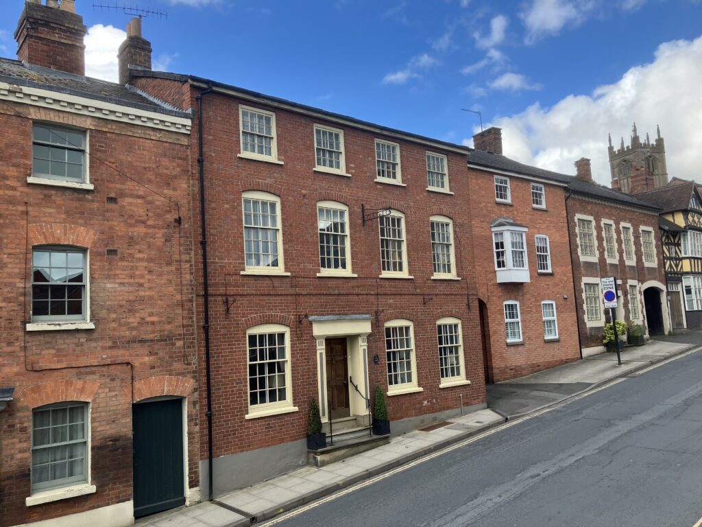 Georgian town house offers Narnia backdrop