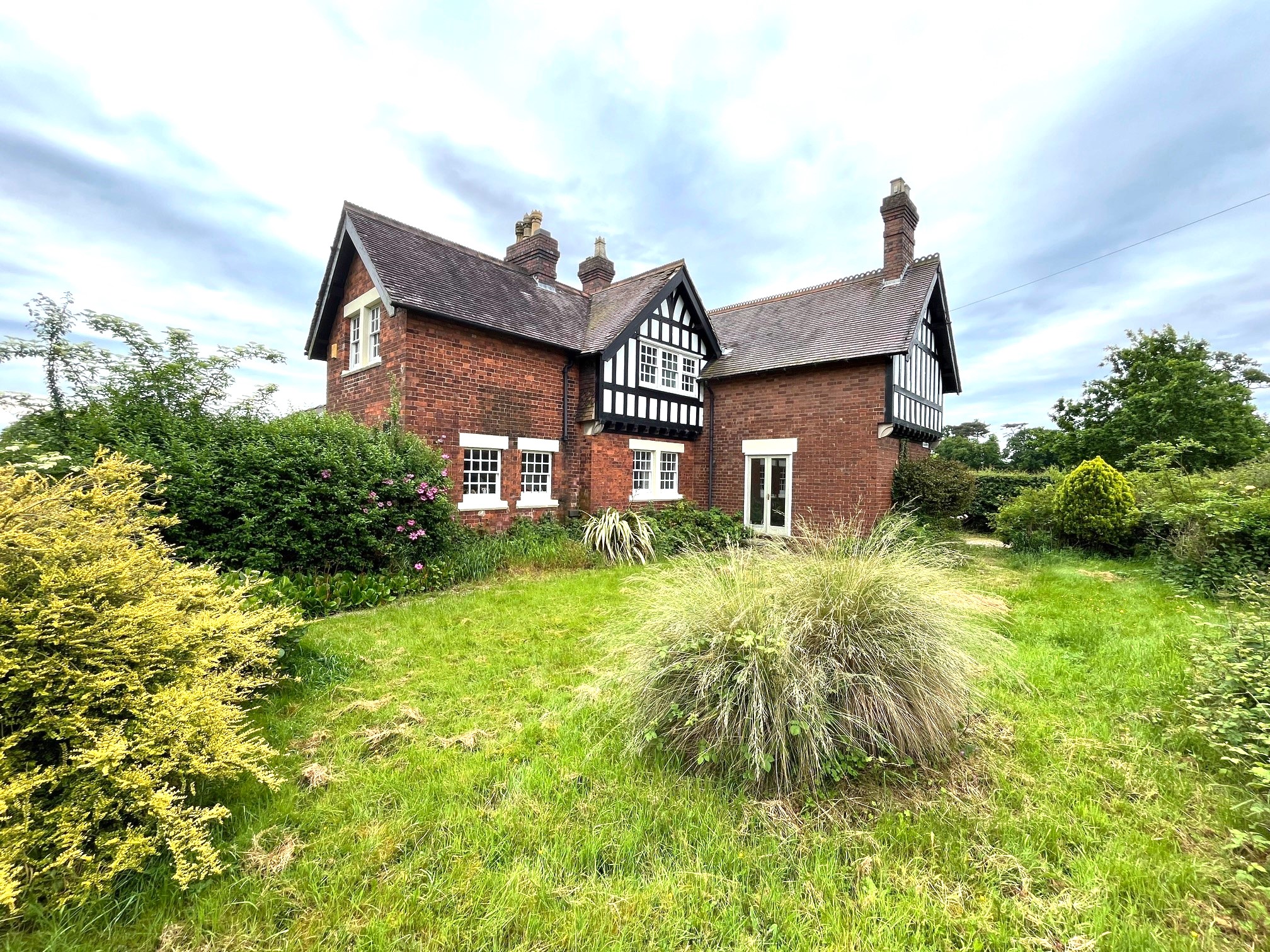 Period home ready for makeover, close to Needwood Forest