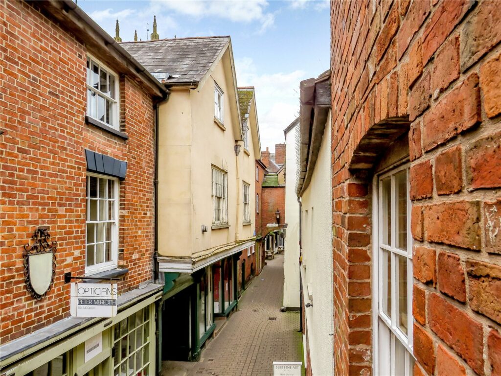 10 Church Street, Ludlow - Picture No. 17
