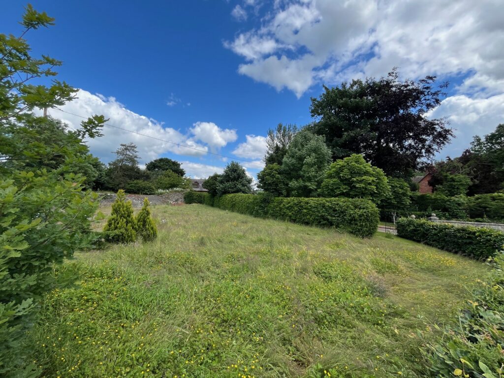 Plot with planning offers spectacular views