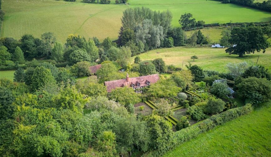 Cwm Cottage, Clunton - Picture No. 58