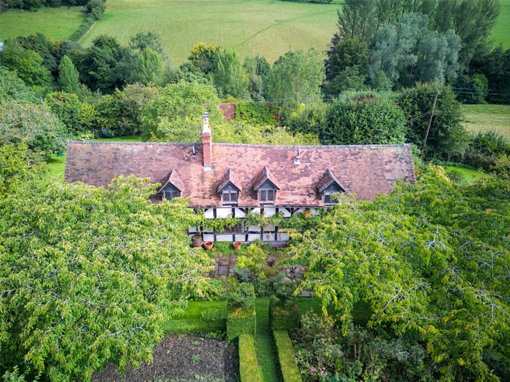 Cwm Cottage, Clunton - Picture No. 77