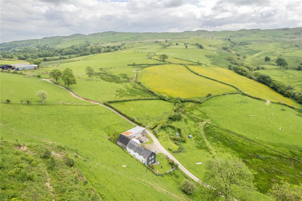 Bellan Estate, Llanerfyl - Picture No. 20