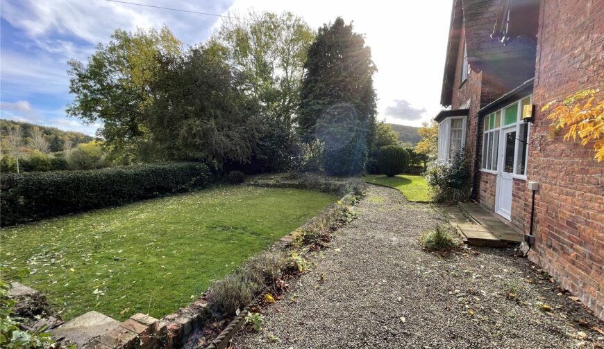 The Presbytery, Plowden - Picture No. 46