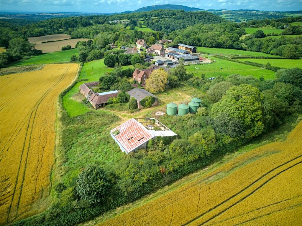 Wyke Farm Barns, Wyke - Picture No. 03