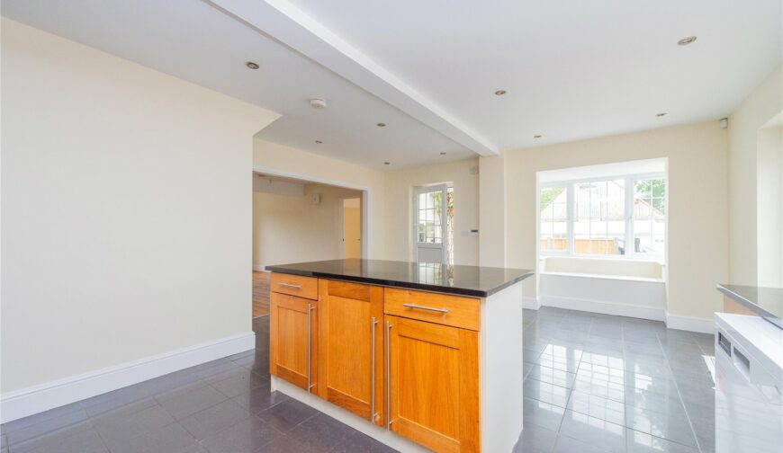 2 Robertsford Cottage - Kitchen