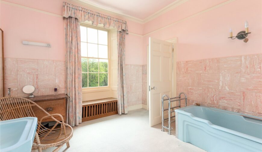 Fron Heulog, Llandderfel - Master Bathroom