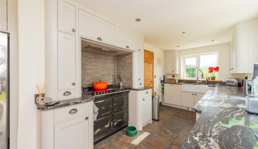 Yew Tree Cottage, Stretton Westwood - Kitchen