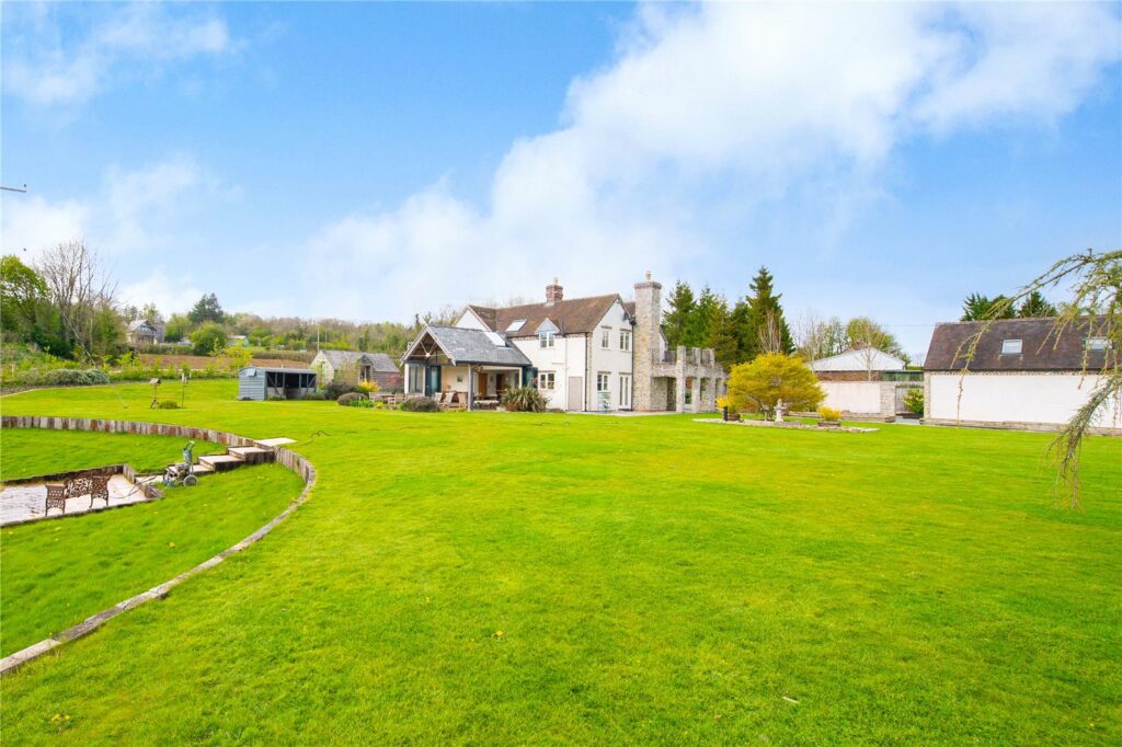 Yew Tree Cottage, Stretton Westwood - Garden