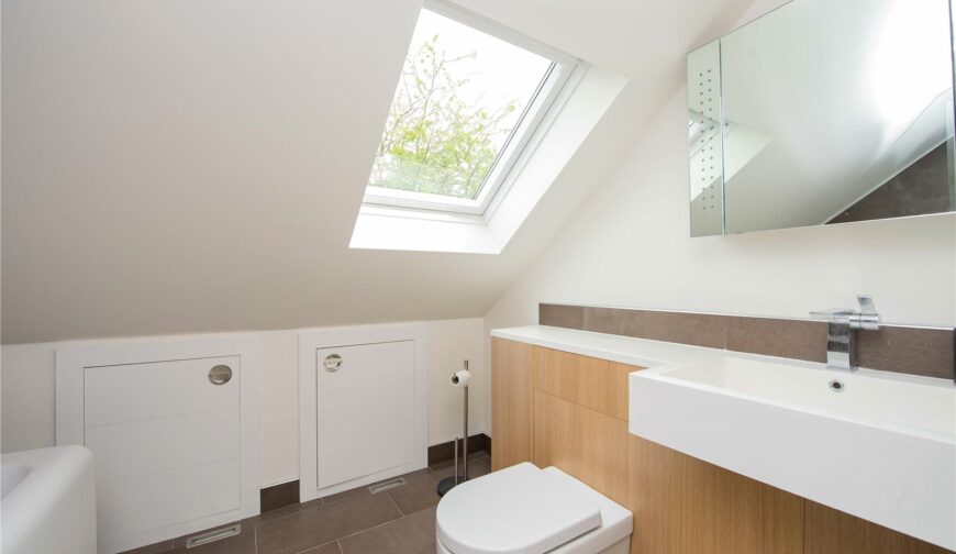 Yew Tree Cottage, Stretton Westwood - Annex Bathroom