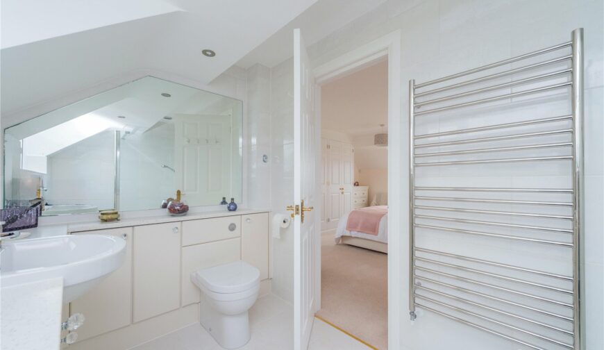 Whiteways, Garmston - Ensuite