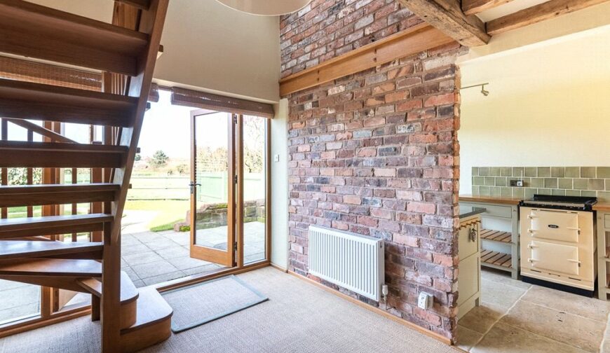 3 Rodington Court - Hallway To Kitchen