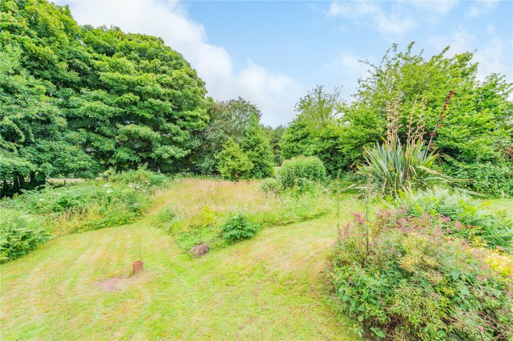 Welsh Row, The Bog - Gardens