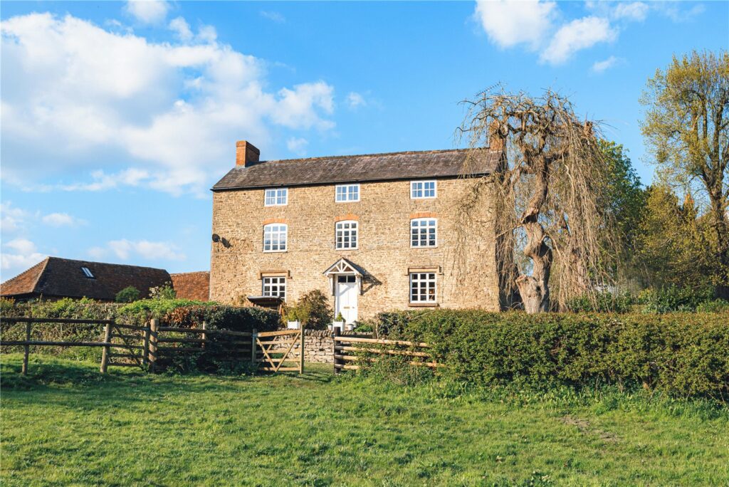 Poughnhill Farm, Caynham - Picture No. 02